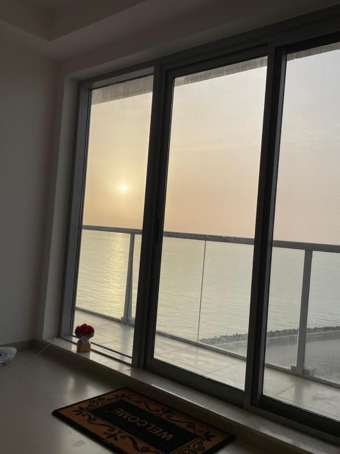 2 Bedroom Incredible Ocean Vew Apartment ราสอัลไคมาห์ ภายนอก รูปภาพ